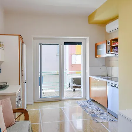 2 Bedroom Gorgeous In Appartamento Rapallo
