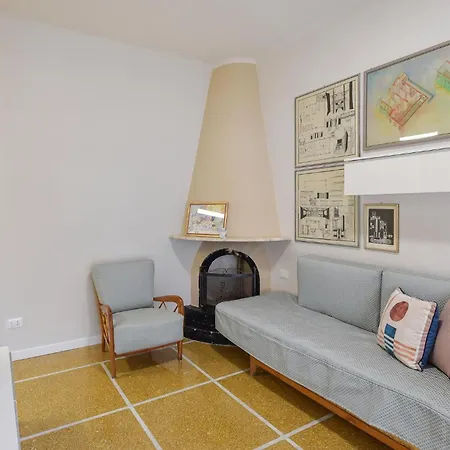 2 Bedroom Gorgeous In Appartamento