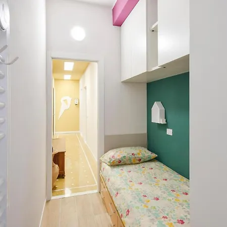 2 Bedroom Cozy In Rapallo